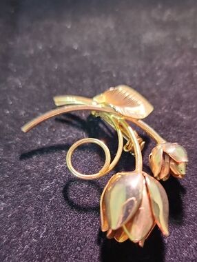 Gold-Tone Floral Tulip Brooch Pin - Unbranded